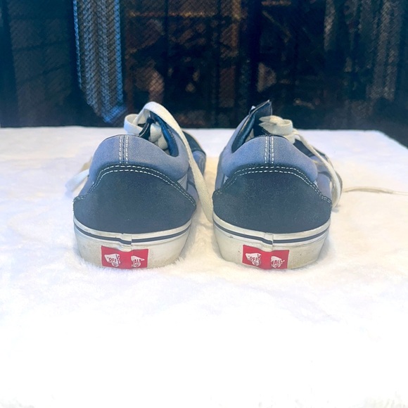 Vans - Picture 4 of 7